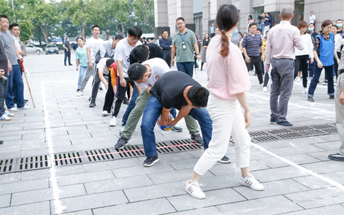 歡度中秋喜迎國(guó)慶 宜化集團(tuán)與宜昌市發(fā)改委共同舉辦趣味運(yùn)動(dòng)會(huì)(圖5)