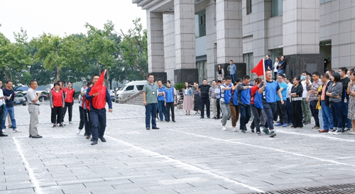 歡度中秋喜迎國慶 宜化集團(tuán)與宜昌市發(fā)改委共同舉辦趣味運(yùn)動(dòng)會